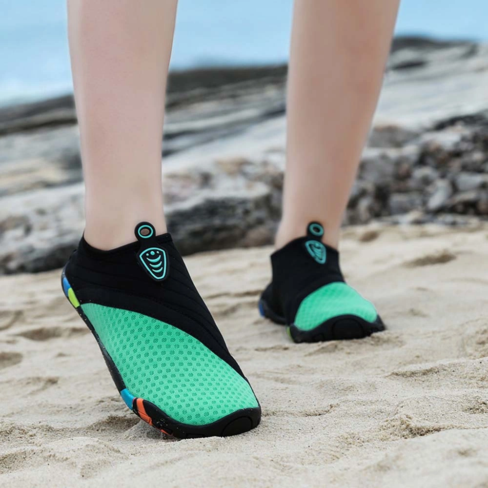 Outdoor Water Shoes Barefoot Quick-Dry Aqua Yoga Socks Slip-on Water Shoes Manufacturer for Men Women