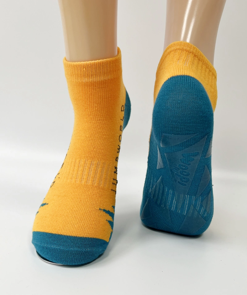 Wholesale Custom Logo Unisex Cotton Yoga Jump Grip Trampoline Anti-Slip Socks
