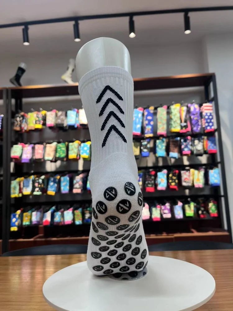 Designer Grip Socks Custom Logo Outdoor Sport Socks Unisex Football Socks with Non-Slip Glue Point