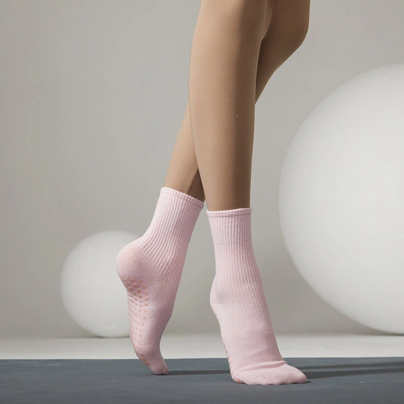 High Quality Cotton Solid Color Wholesale Non-Slip Yoga Socks Middle Tube