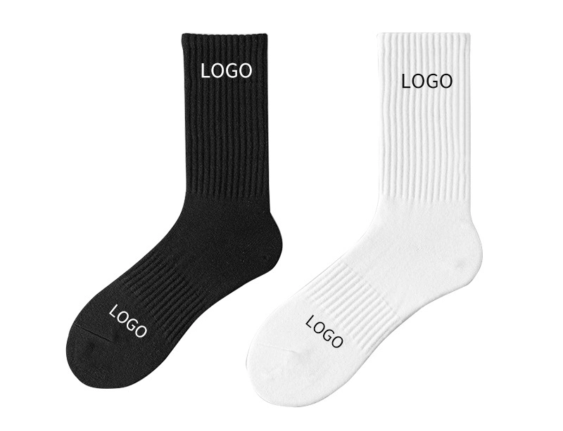 Private Customized DIY Logo with Personalized Graphic Text for Men and Women&prime;s Fashionable Socks