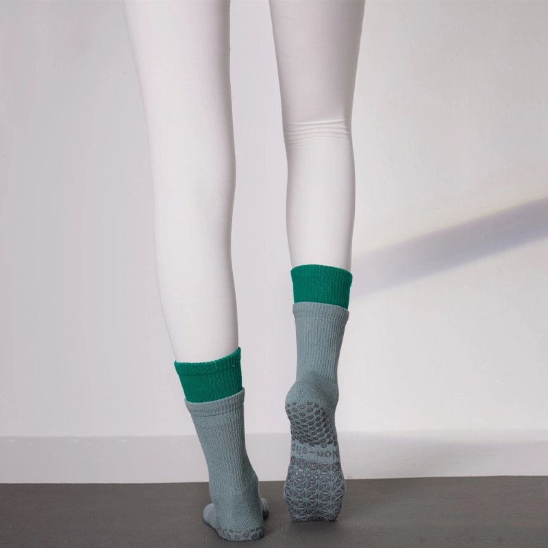 Women Non-Slip Custom Logo Middle Tube Pressure Fitness Pilate Yoga Socks
