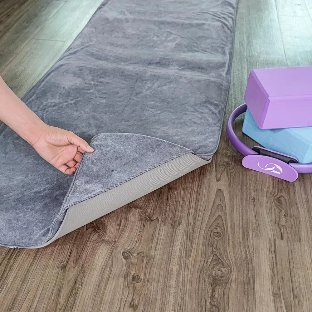 Amazon Hotselling Fitness Soft Non-Slip Sweat Absorbent Folded Yoga Towel
