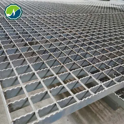 Q235 Steel Walkway Floor Welded Mild Wire Mesh Serrated Bar Grating
