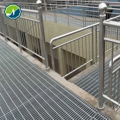 Q235 Steel Walkway Floor Welded Mild Wire Mesh Serrated Bar Grating