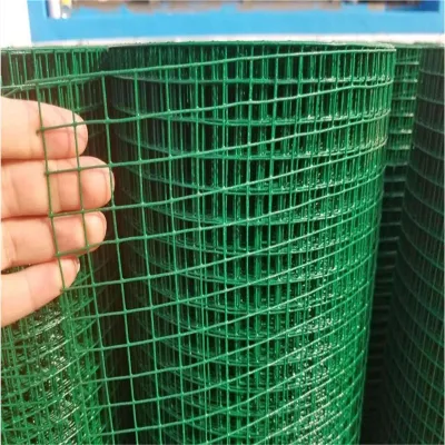  Malla de alambre soldada de calibre 18 DE PVC verde/negro DE 2X2 pulgadas Malla de alambre soldado recubierta