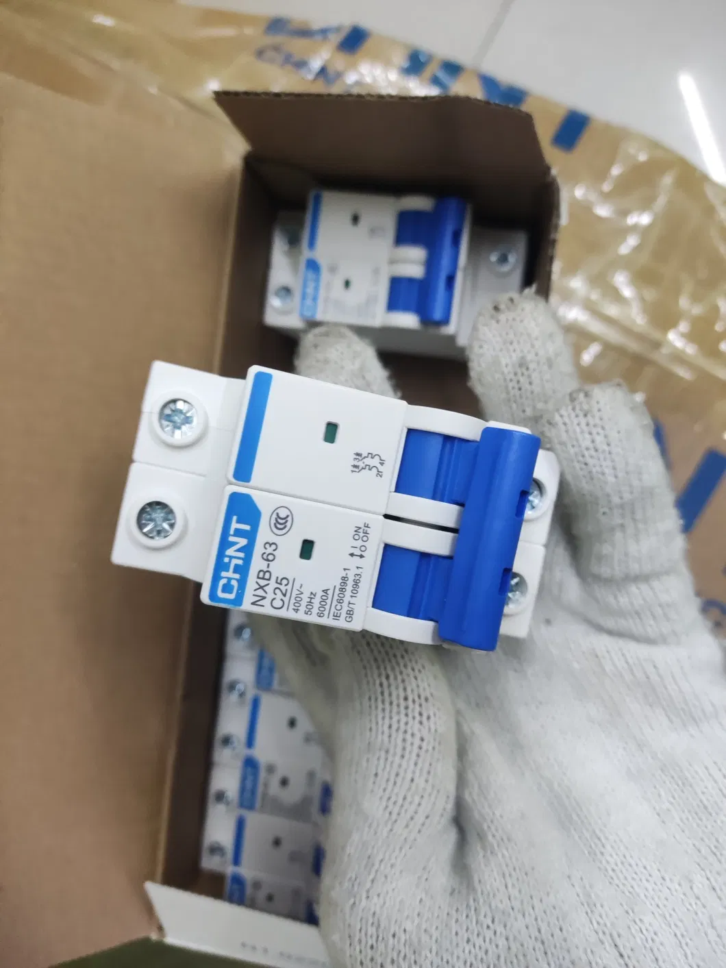 Original Chint High Quality Cheapest Good Price Nxb-63 220V 1p 2p 16A AC DC MCCB MCB Molded Case Electrical Circuit Air Miniature Circuit Breaker