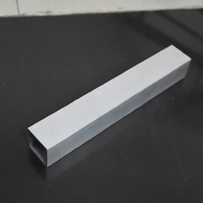 Los pequeños tamaños de Industrial Metal Rectangular Precio de aleación de aluminio de tubo cuadrado Tubo