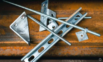  La Plaza de acero con recubrimiento galvanizado Carteles Post de la Base de tubo Cuadrado Perforado para señal de tráfico Post