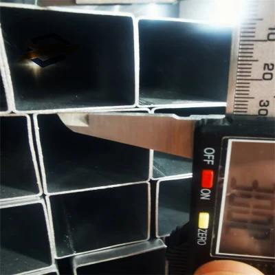 Cina Structural SHS/RHS Square/rettangolare acciaio dolce laminato a caldo/trafilato senza saldatura a freddo Tubo ERW saldato/S235JR Sch40 Sch80 Sezione cava ricotta nera Tubo