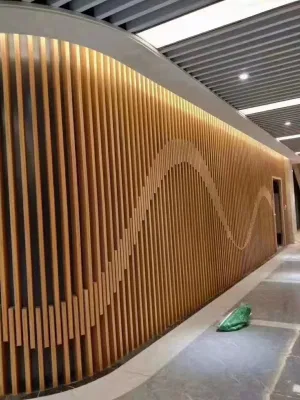 Pannello parete con cortina in alluminio estruso in legno rettangolare Rivestimento in polvere/grana per tubo cavo quadrato in alluminio per soffitto