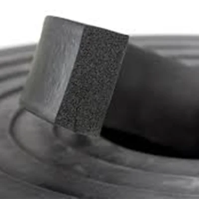 Profilati rettangolari in silicone spugnosi