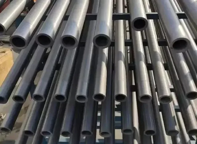 Customize Round/ Square Hole Rbsic/Ssic/Sisic Silicon Carbide Beams/Tubes