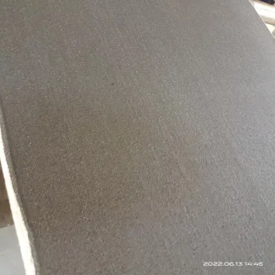 Solder Welding Slags Resistant Graphite Coated Fiberglass Cloth Roll Glass Fiber Fabric Roll Fire Blanket Roll Welding Blanket Roll