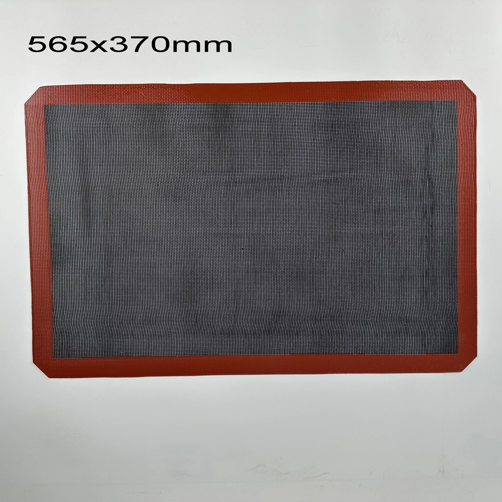 Red Border Silicone Hollow-out Oven Mat with Cut Corner 565X370mm