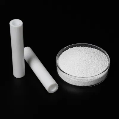 Politetrafluoroetileno blanco materia prima, partículas de PTFE para sellado industrial. Materia prima de PTFE