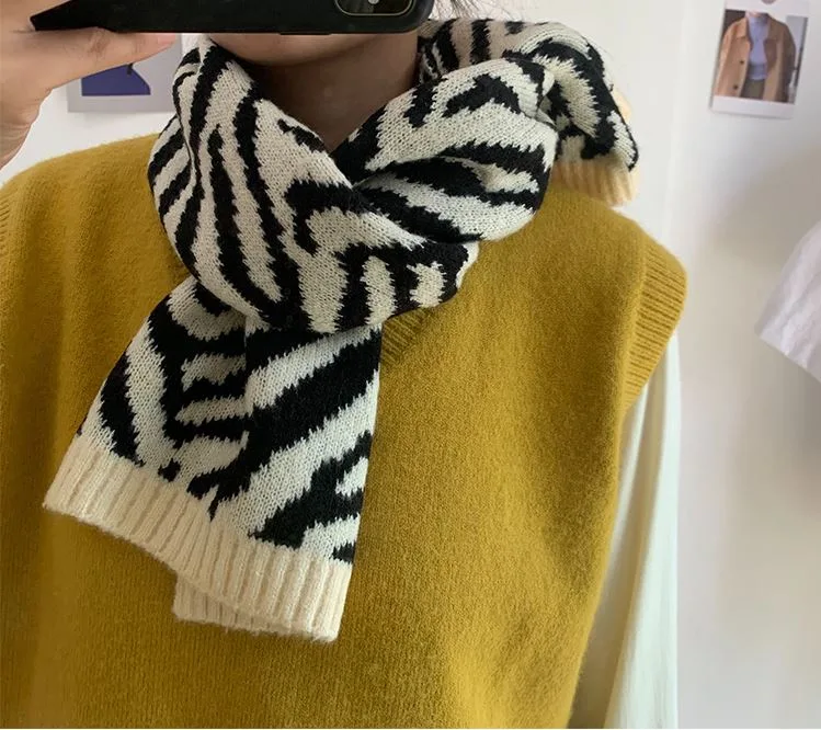 Korean Version Students Short Style Warm Japanese Neck Protection Collar Lady Autumn Winter Zebra Print Jacquard Wool Small Scarf for Women