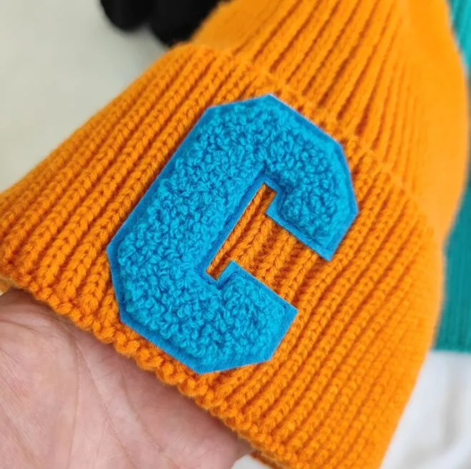 High Quality Wholesale Men/Women 100% Acrylic Custom Embroidery Logo Knitted Hat Fold Winter Warm Hat Beanie for Kids/Children