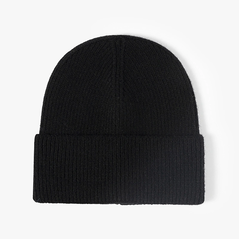 Wholesale Custom Logos Classic Style Solid Color Black Beanie Caps Unisex Winter Riding Beanies Sports Cap Polyester Knitted Beanie Hat