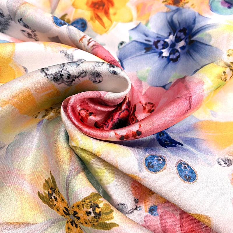 Hot Selling Flower Design Silk Satin Chiffon Fabric Digital Printing for Garment Dress Scarf