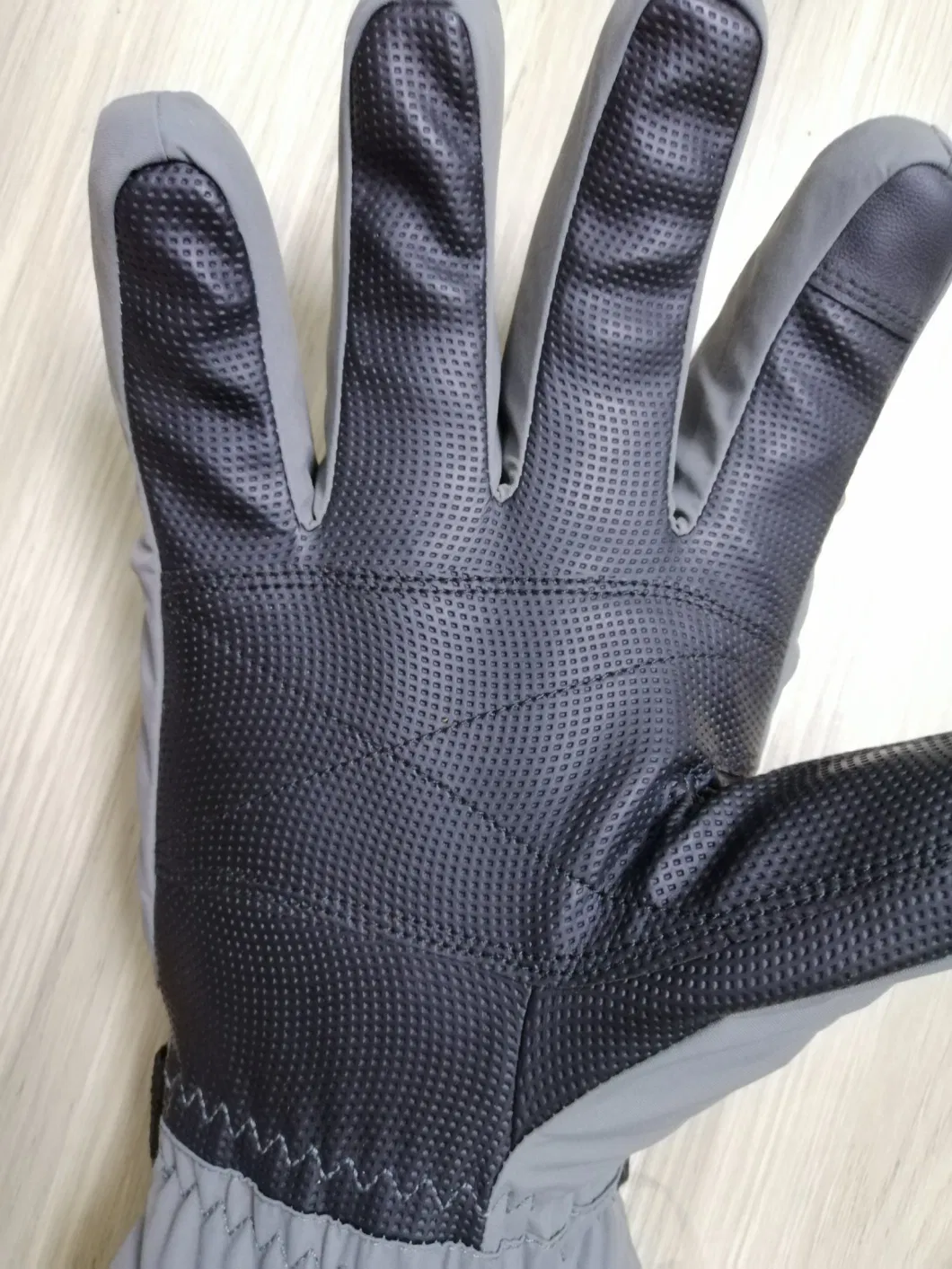 Waterproof Touchscreen Ski Gloves 3m Thinsulate Winter Snow Gloves with Pocket