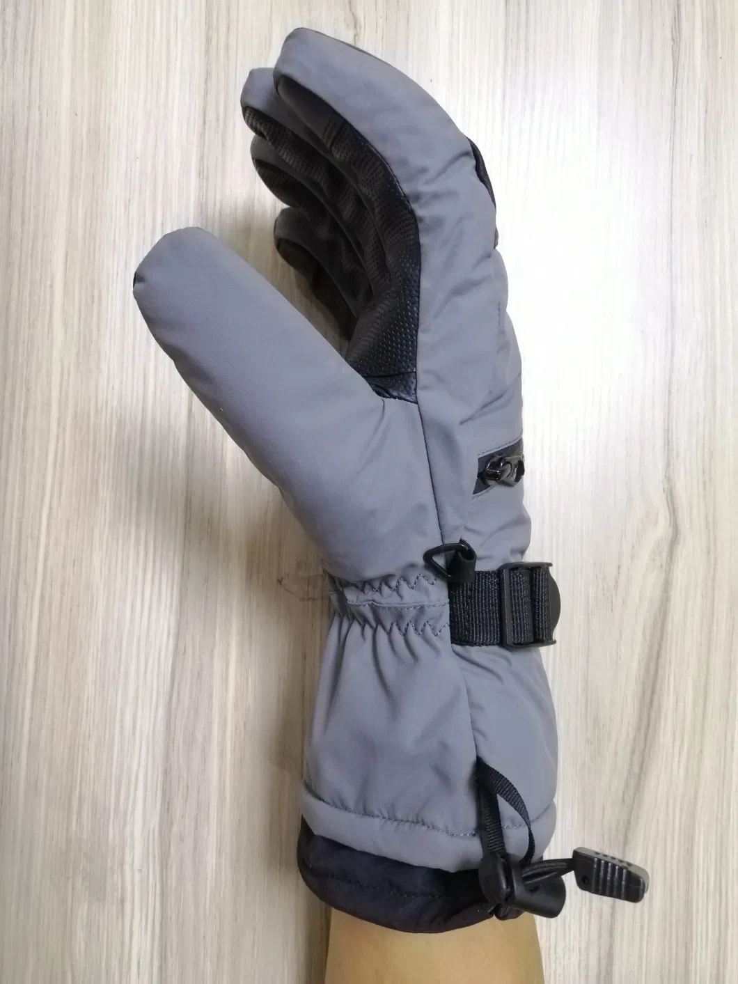 Waterproof Touchscreen Ski Gloves 3m Thinsulate Winter Snow Gloves with Pocket