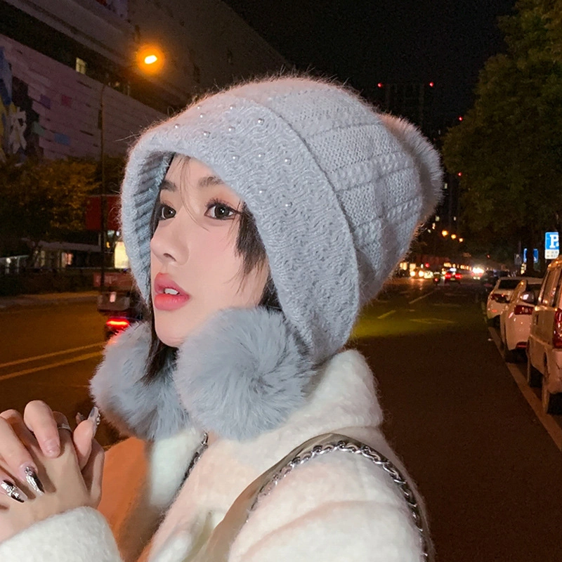 Women&prime;s Winter Thick Knitted Plush Warm Beanie Hat with 3 POM POM, Ear Protection