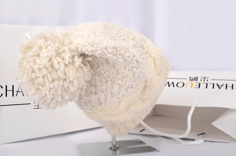 100% Acrylic Winter Warm Chunky Bobble Hat with Pompom