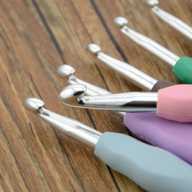 Crochet Hook Set with Ergonomically Designed Handle