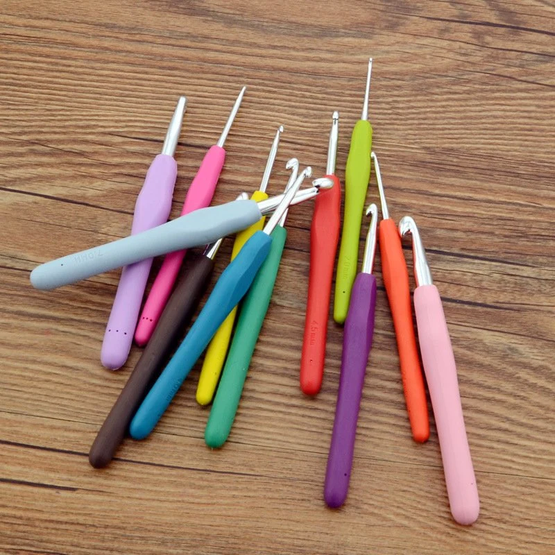 Crochet Hook Set with Ergonomically Designed Handle