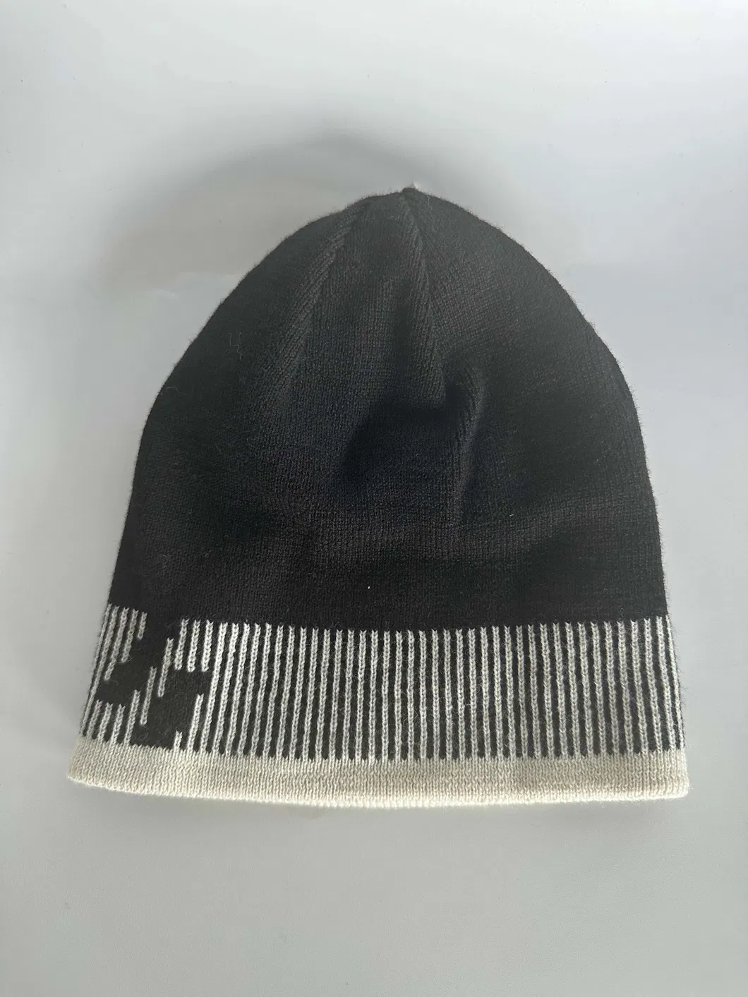 Hold Plus Winter Sports Series Beanie Acrylic Warm Hat for Unisex