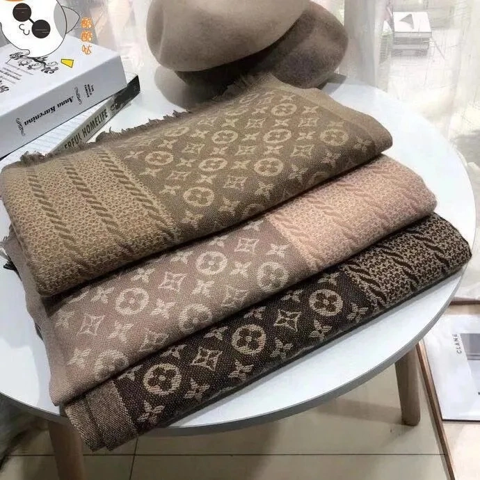 Autume Season Hot Selling Woman Scarf Name Brand High Quality Replica Famous Warm Scarf