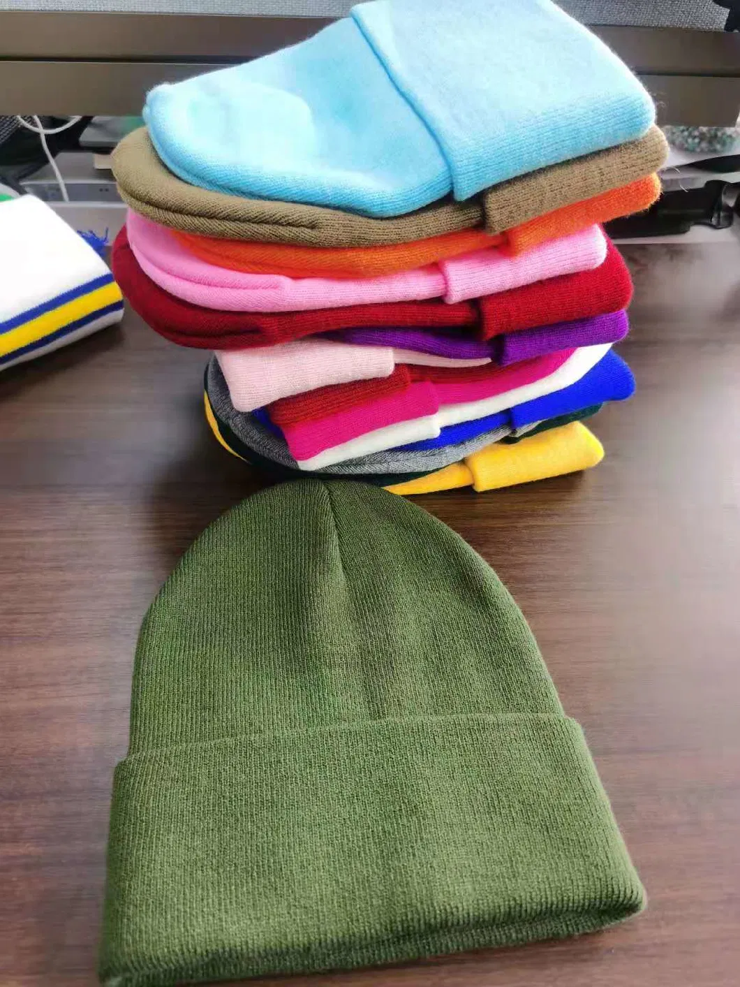 New 100%Acrylic Knitted Custom Logo Beanie Hat