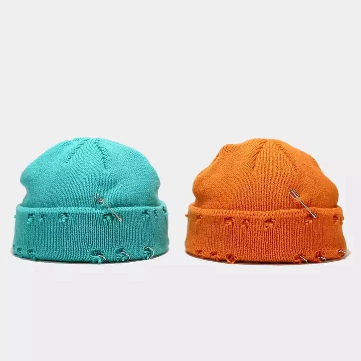 Winter Warm Knitted Hip Hop Melon Landlord Hat Distressed Skull Beanies Hat with Pin