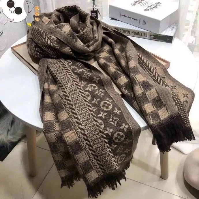 Autume Season Hot Selling Woman Scarf Name Brand High Quality Replica Famous Warm Scarf