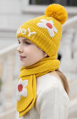 2 in 1 Scarf and Hat Set Girls&prime; Jacquard Winter Warm POM POM Woolen Beanie Hat