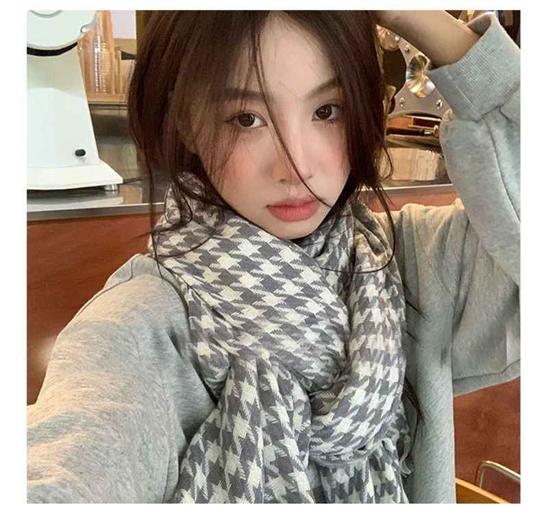 2023 Winter Warm Couples Knitted 100% Polyester Plaid Tassels Long Scarf for Women Men