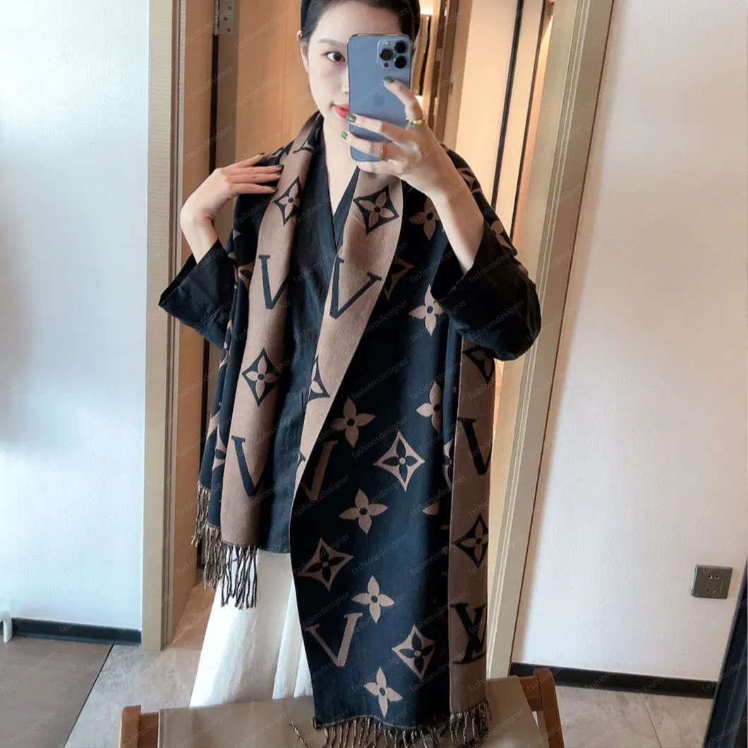 Luxury Designer Scarf Famous Brands Winter Wool Classics Plaid Tassel Scarves Fashion Ladies Shawl Outdoor Warm Scarf