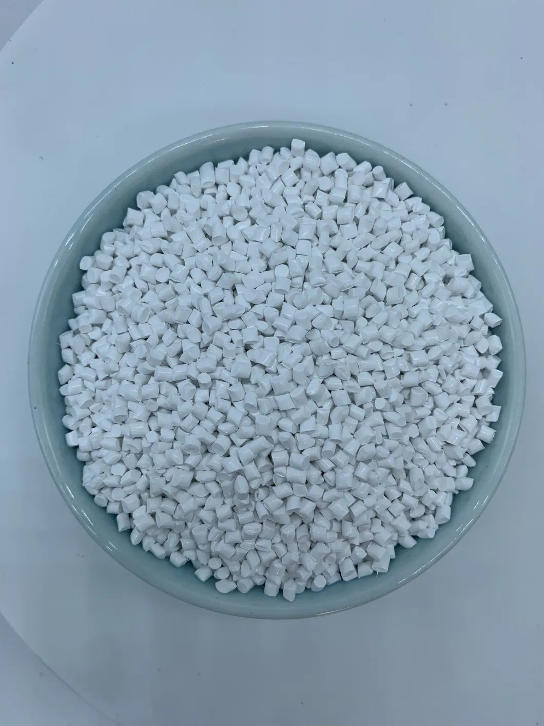 Plastic Colorant Material Color Masterbatch/70% TiO2 Content White Master Batch for BOPP Film and Shopping Bags