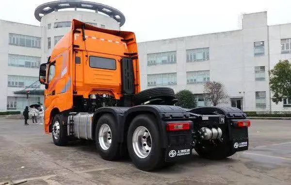 Made in China Sai*C Group 560HP Cummins Z*F Transmission H6e Genlvon Hongyan 6X4 Euro6 Head Tractor Trailer Truck Used Heavy Duty Trucks Good Price