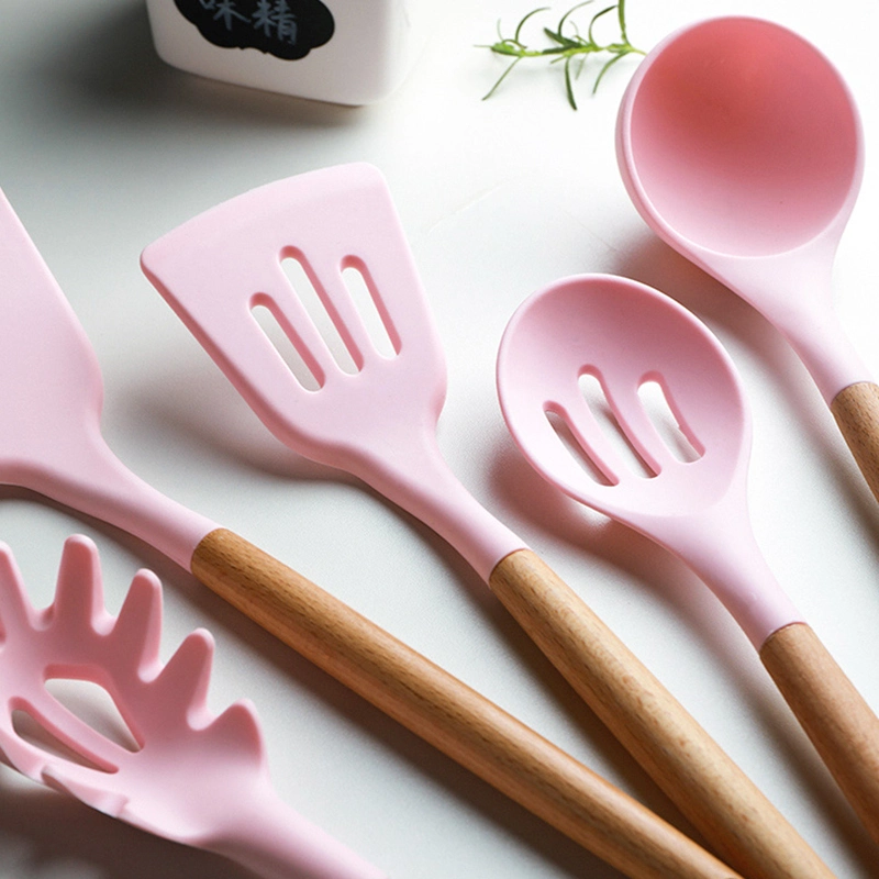 Cheap Wholesale 12 PCS Silicone Kitchen Accessories Set Kitchenware Cooking Tools with Wooden Handles Kitchen Utensils Silicone