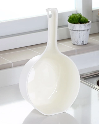 Customized Plastic Ladle Deep Bathoom Kitchen Water Ladle with Short Handle