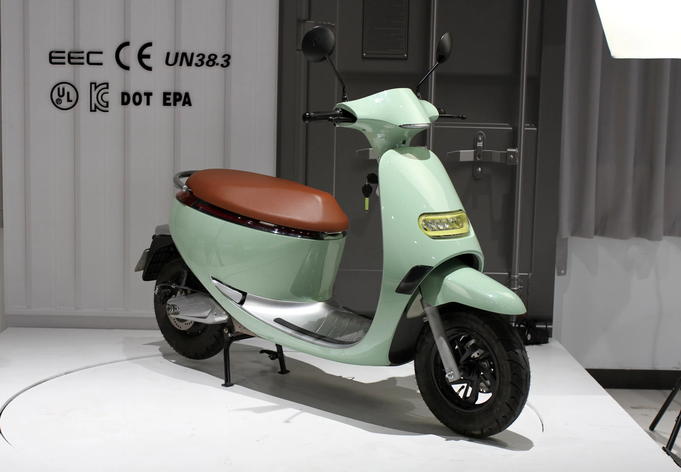 Motor lateral Scooter el&#233;ctrico motocicleta el&#233;ctrica