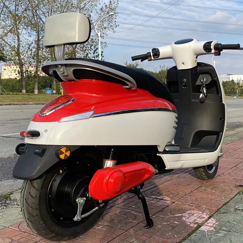 Bellissima moto elettrica da 2000 W con configurazione elevata 50 km/H elettrica Vendita calda scooter