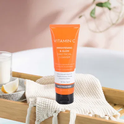 Hot Sale Brightening Smoothing Vc Purifying All Natural Foaming Cleanser