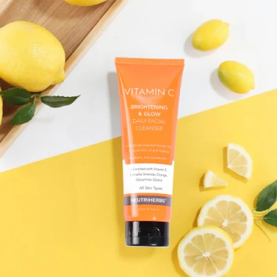 Hot Sale Brightening Smoothing Vc Purifying All Natural Foaming Cleanser