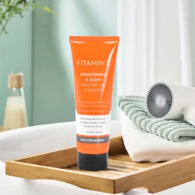  La mejor fábrica de cosméticos iluminando la vitamina C la pureza Limpiador Facial Ha.