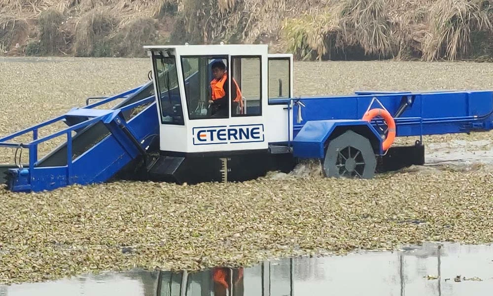 River Lake Rubbish Garbage Collection Boat Hyacinth Harvester Cleaner
