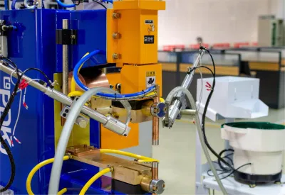 El inversor de alta potencia AC / DC de la máquina de soldadura por puntos