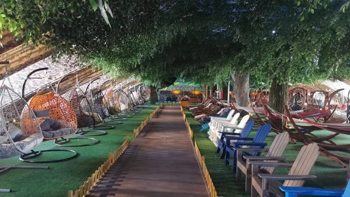 Modern Patio Garden Leisure Resort Villa Resin Lawn Waterproof Plastic Recycled Plastic Chair